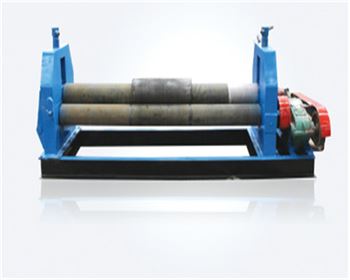 機械半(ban)自動三(sān)輥卷闆(pǎn)機